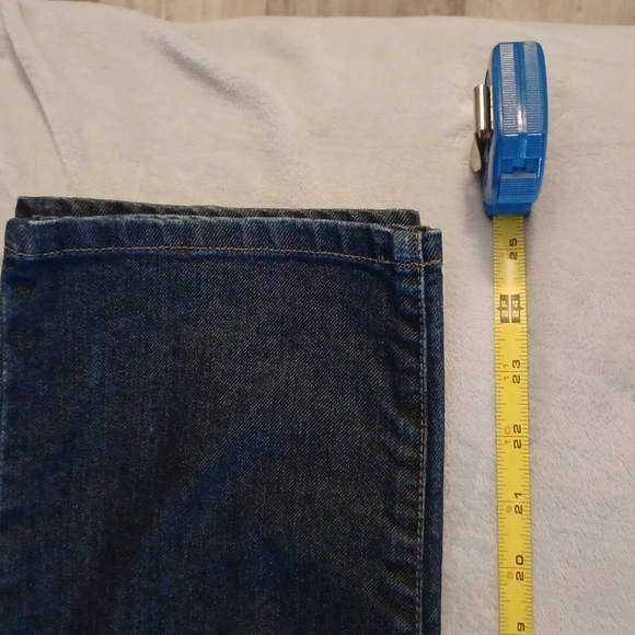 Chico's Platinum jeans. Chico's size 2 which is a 12 - Picture 5 of 8